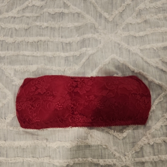 Elegant Lightly Padded Cranberry Lace Bandeau Size M/L - Picture 1 of 4